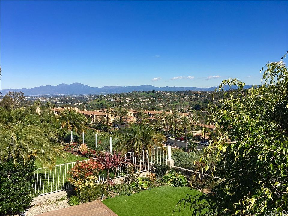 2nd image of 30932 Calle Moraga