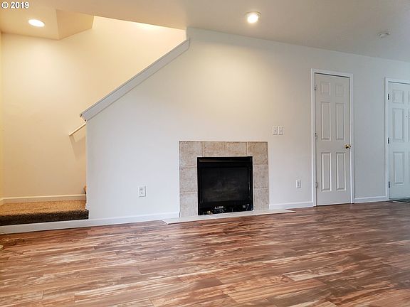 3rd image of 6005 NE 33rd Cir