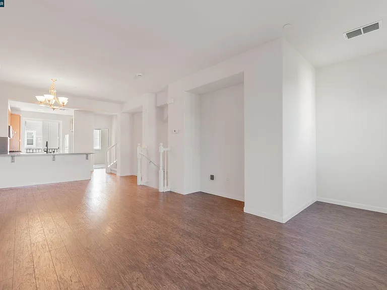 3091 Madsen St — Photo 12