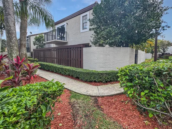 15375 SW 105th Lane #4, Miami, FL 33196
