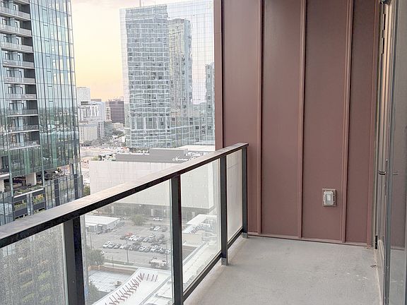 4th image of 84 East Ave #2209