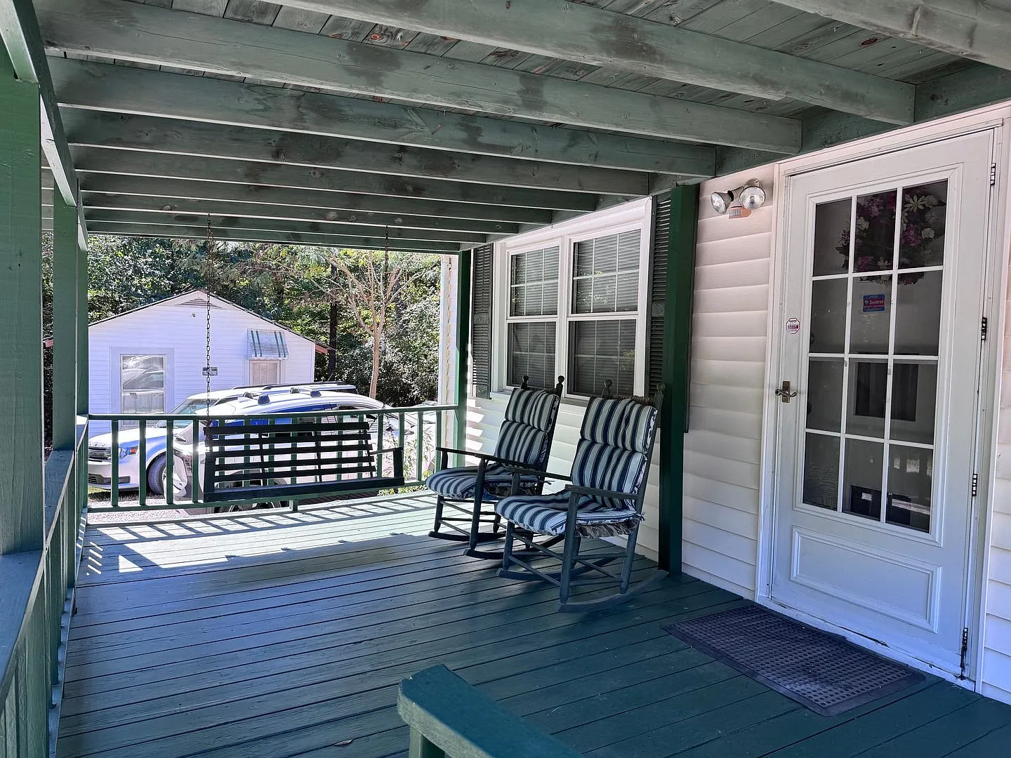 3 Bed, 1.5 Bath Home Out In The Beautiful Country Side! — Photo 3