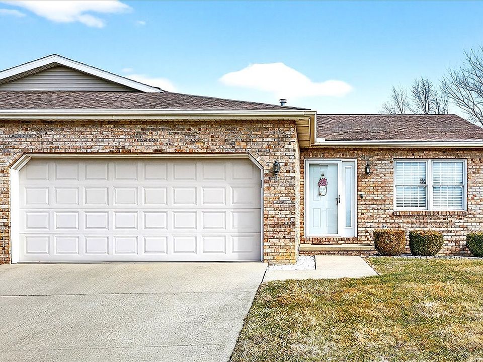 1st image of 1409 Oakbrook Dr APT 2