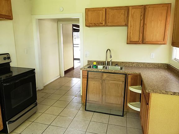 2nd image of 2954 E 29th St