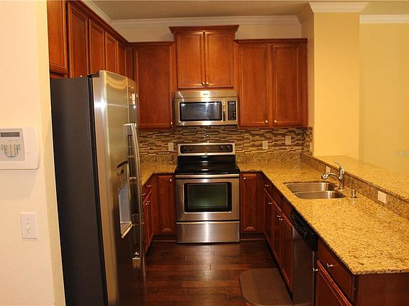 3rd image of 1821 Grand Rue Dr