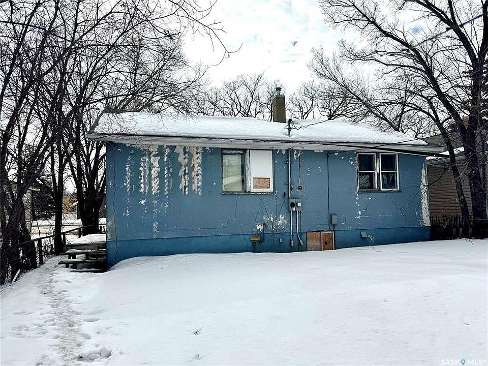 2nd image of 4414 Dewdney Ave