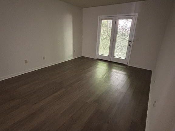 4th image of 305 Farside Dr APT 4