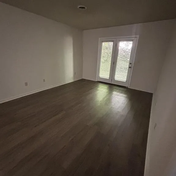 305 Farside Dr #4 — Photo 3