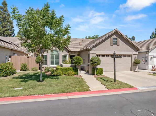 1843 Stonebrook Ln E, Clovis, CA 93611