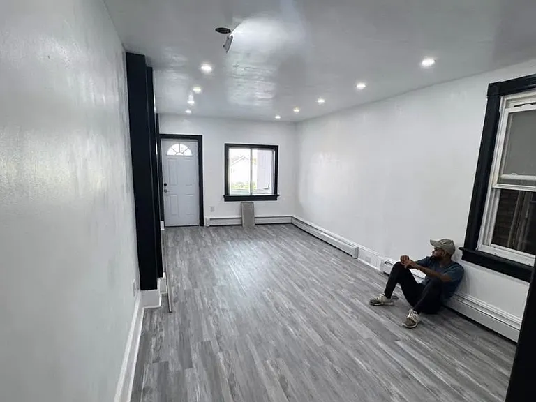 834 Ridge St — Photo 11