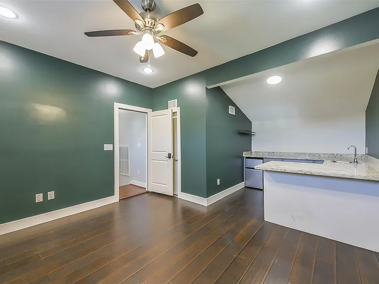 2422 Hadley St — Photo 43