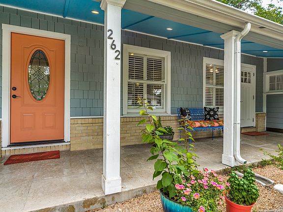 3rd image of 262 WELLESLEY BLVD