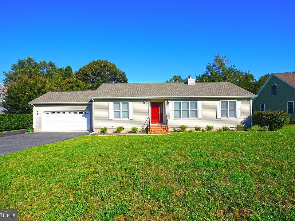 1st image of 5 Bradford Ln