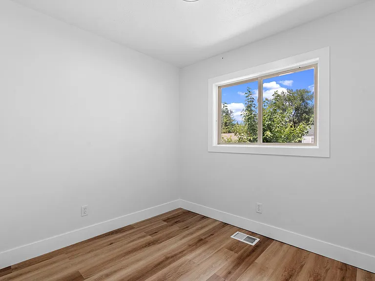 4376 Curundu Ave — Photo 15