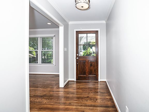 5th image of 22 Fox Hollow Cir