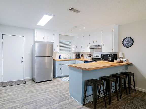 5th image of 9871 Cove Ave
