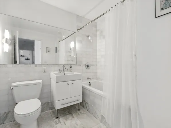 635 West 42nd Street image 6 of 16