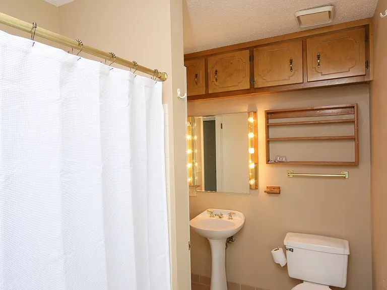 111 Heatherwood Dr — Photo 17