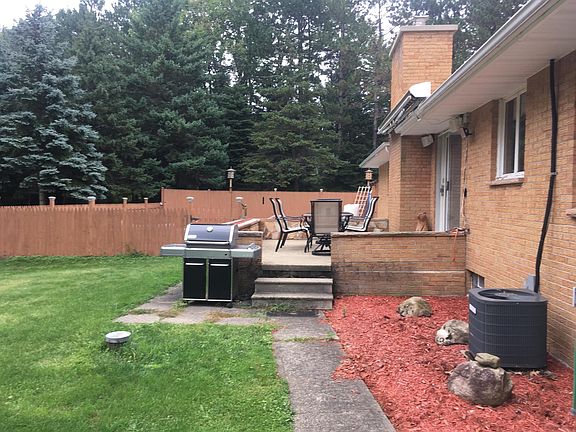 4th image of 7 Bruce Dr