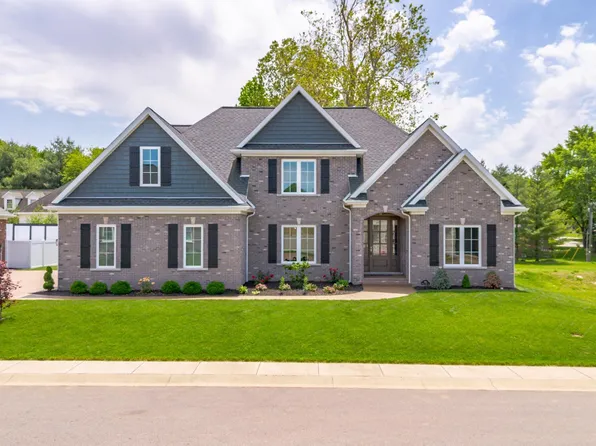 703 Coppers Edge Dr, Newburgh, IN 47630