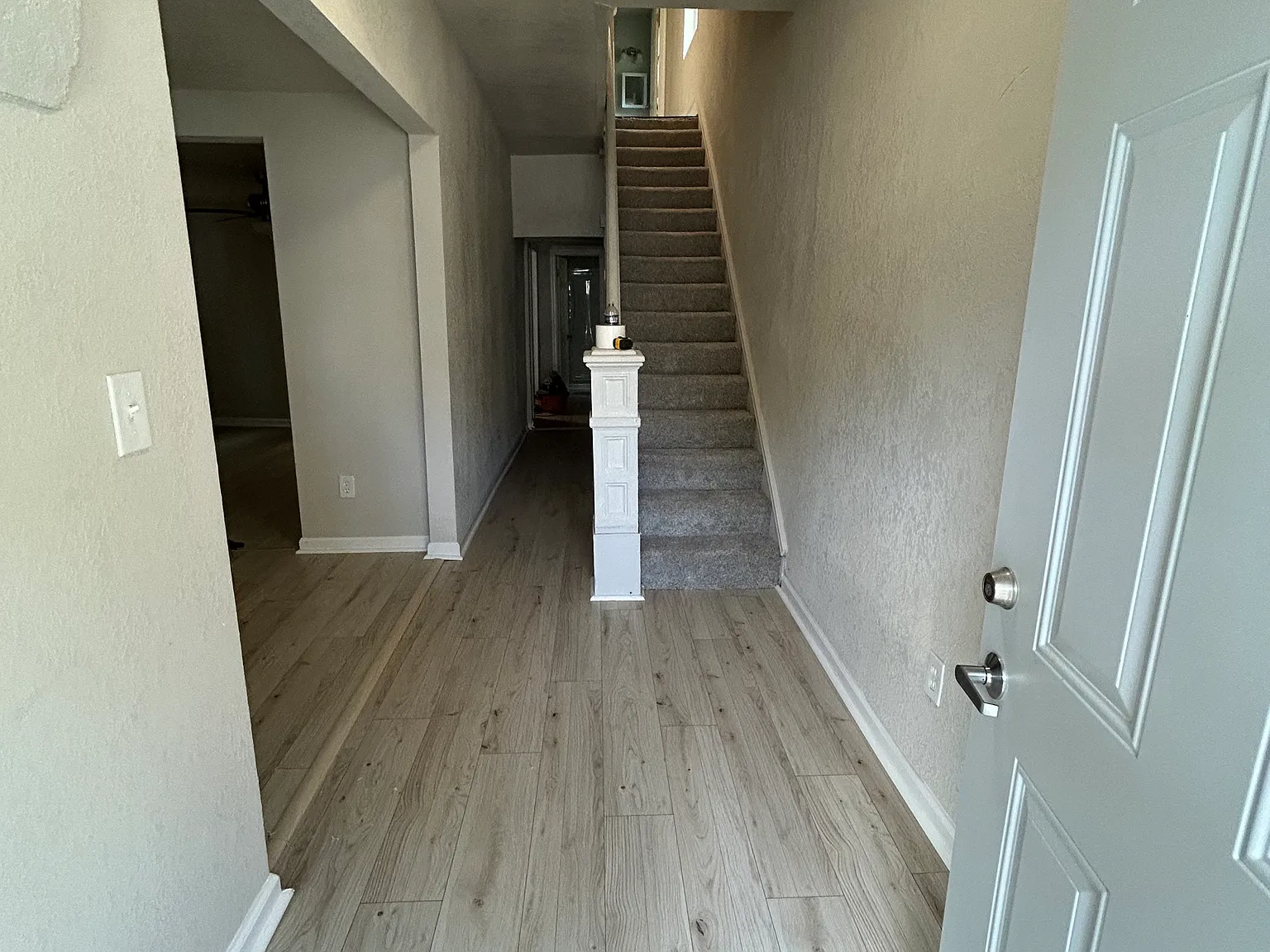 5 bed, 2000 sqft, $2,450 — Photo 2