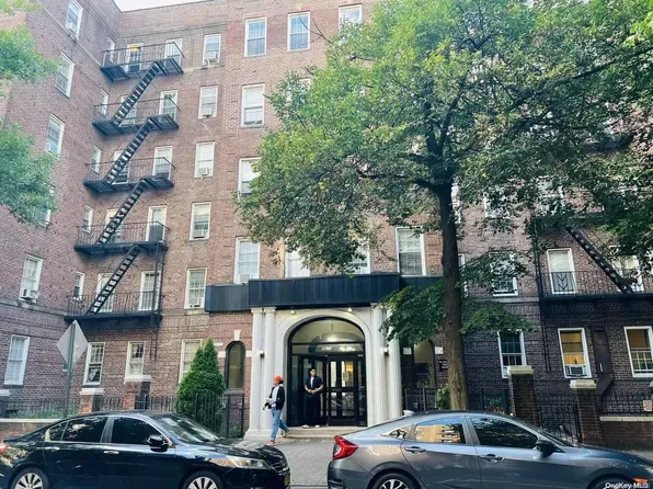 88-11 Elmhurst Avenue #A4, Elmhurst, NY 11373