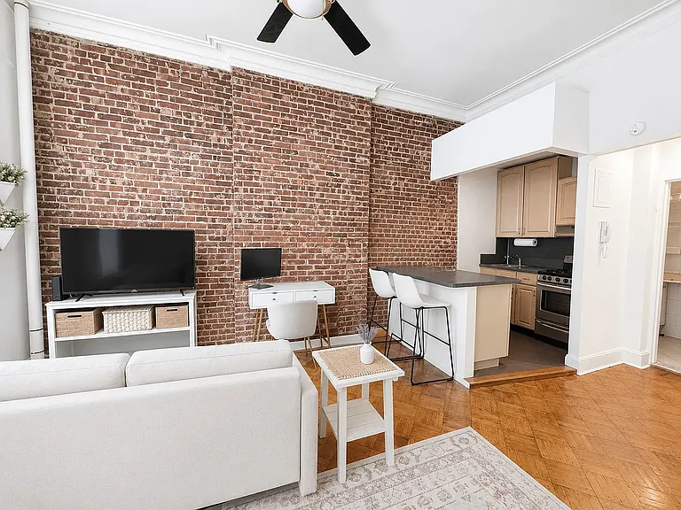 40 W 85th St #2F — Photo 4