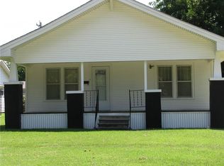 514 N 4th St, Okemah, OK 74859