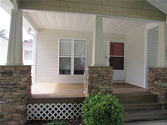 2nd image of 1711 Chantilly Ln #78