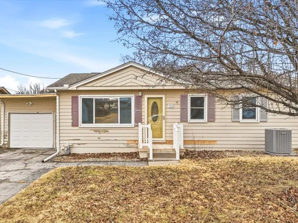 725 Lori Ln, Council Bluffs, IA 51503