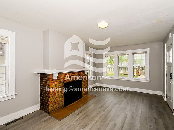 1656619_004_living_room_12707309.jpg