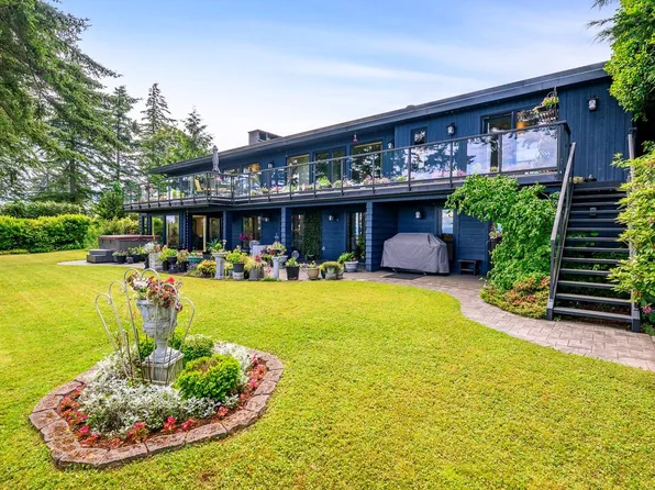 1093 Ash St, Campbell River, BC V9W 1G6
