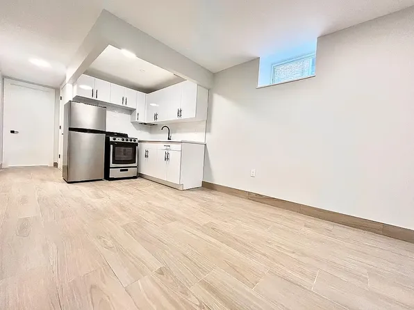 222 East 53rd Street image 1 of 8