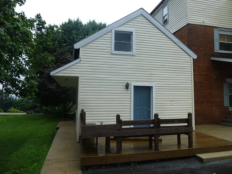 1805 Swamp Bridge Rd — Photo 1