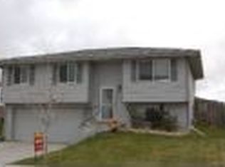 5710 W Thatcher Ln, Lincoln, NE 68528