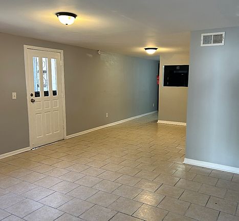 3rd image of 6412 New Kings Rd #1