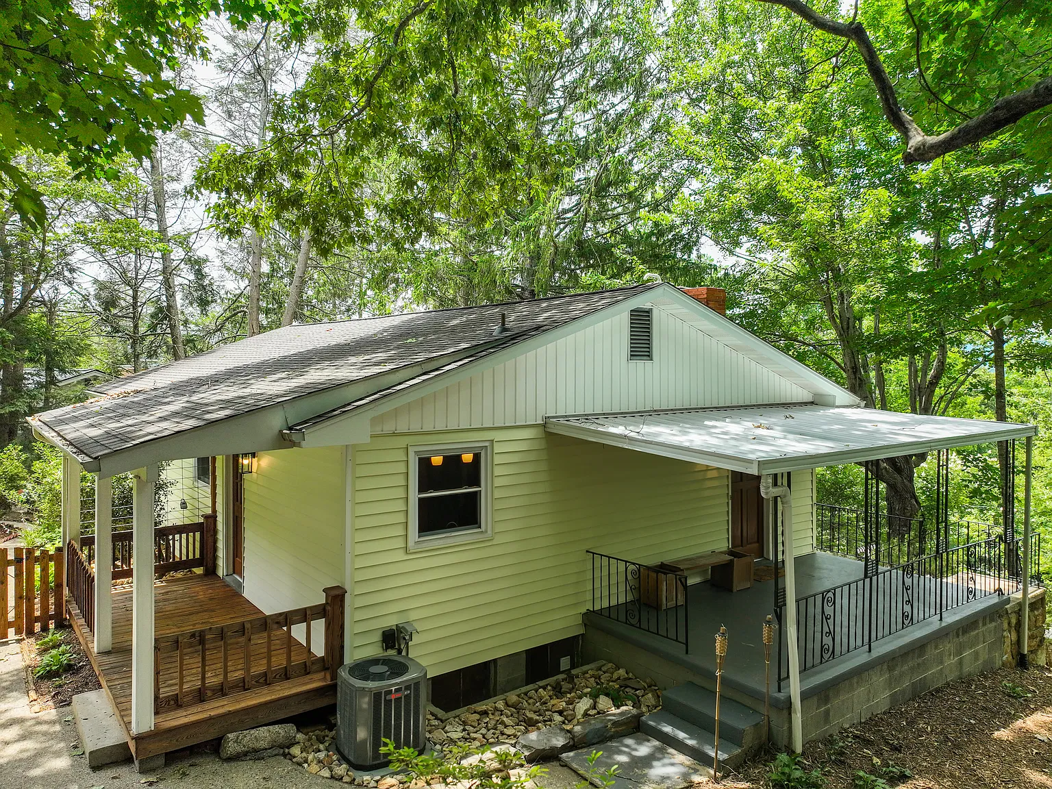 11 Von Ruck Ct — Photo 4