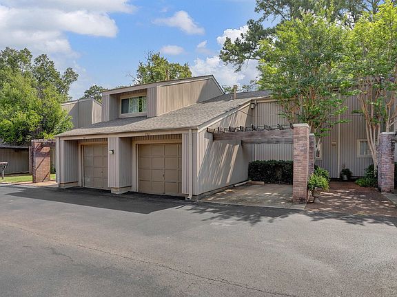 3rd image of 732 Forest Lake Dr