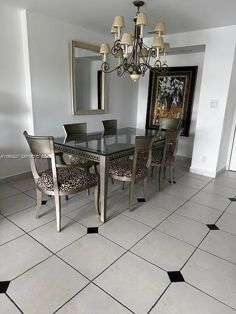 Arlen House East Condo — Photo 3