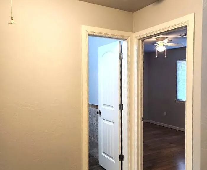 1120 E Campbell St — Photo 13