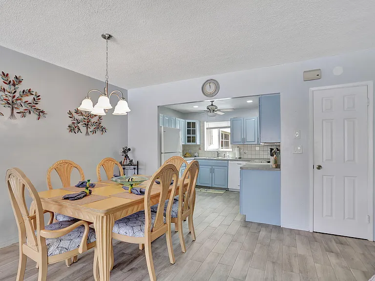 999 N Riverside Dr #3 — Photo 6