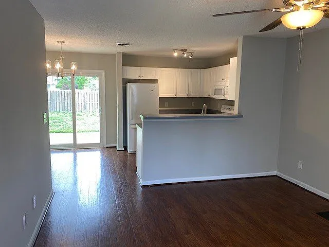 1014 Ashland Way — Photo 3