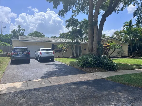 880 Azalea Ct, Plantation, FL 33317