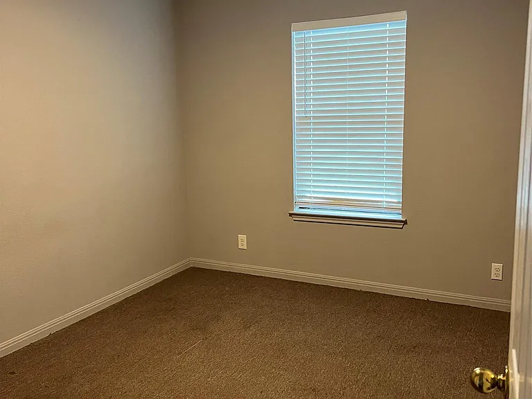 1036 Drovers Cv — Photo 15