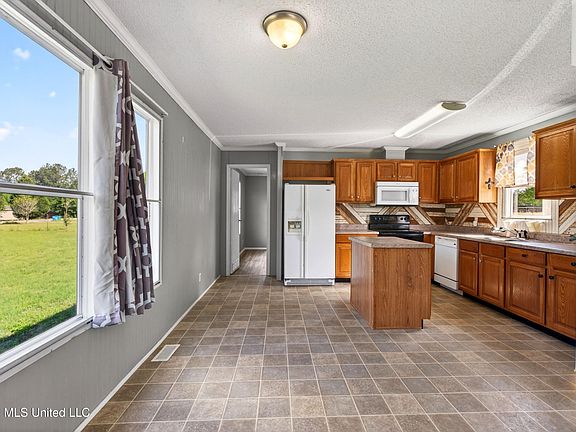 5th image of 39 Johnson Rd
