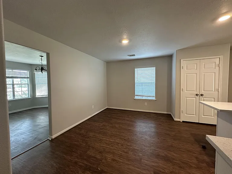 1034 Junction Ct — Photo 6