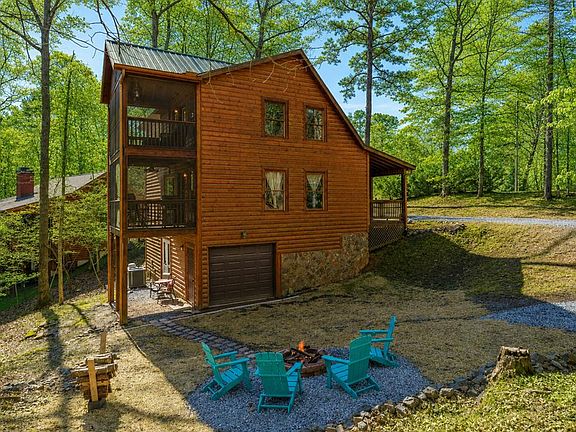 4th image of 640 Eagle Mountain Dr E