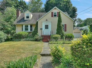 9 Villa Pkwy, Highland Falls, NY 10928