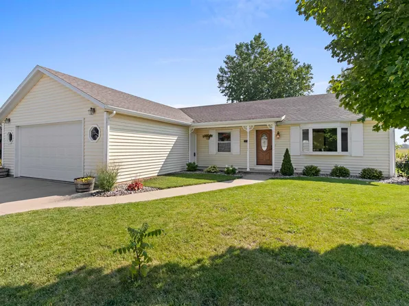 708 Foote St, Seymour, WI 54165