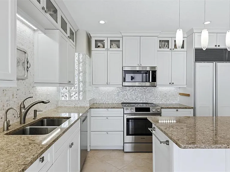 200 Cocoanut Ave #5 — Photo 16